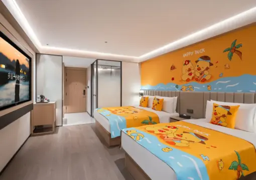 Sala familiar con temática de patos