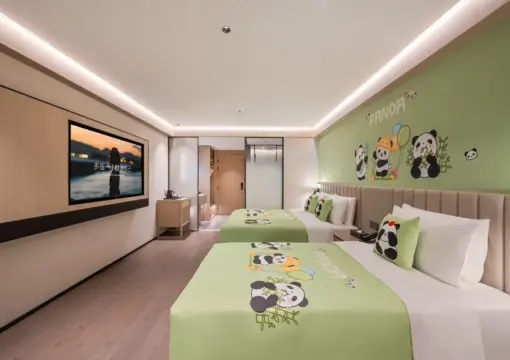 Habitación familiar con temática del pequeño panda